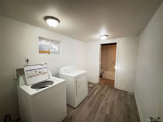 Interior, Washer, Wood Texture Flooring