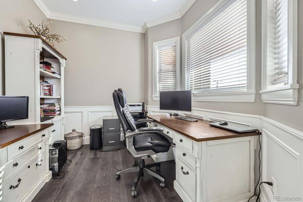 Home Office, Interior, Recessed Lighting, Wood Texture Flooring