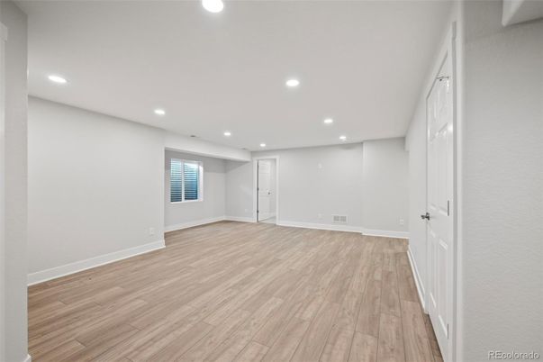 Empty room, Interior, Recessed Lighting, Wood Texture Flooring