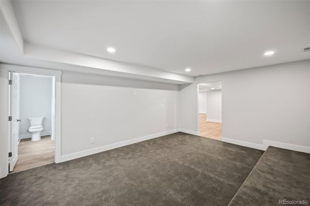 Empty room, Interior, Recessed Lighting