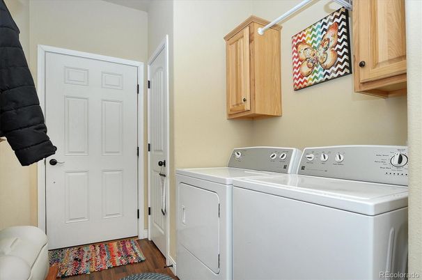 Interior, Washer, Wood Texture Flooring