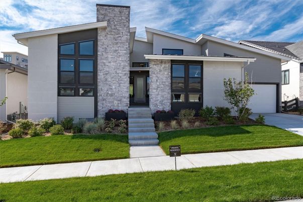 Attached, Exterior, Facade, Modern