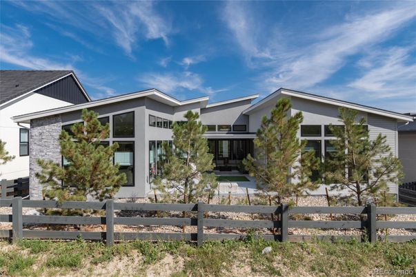 Backyard, Exterior, Facade, Modern