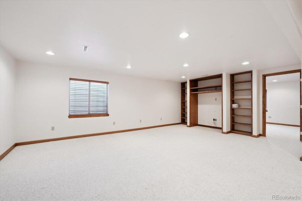 Empty room, Interior, Recessed Lighting