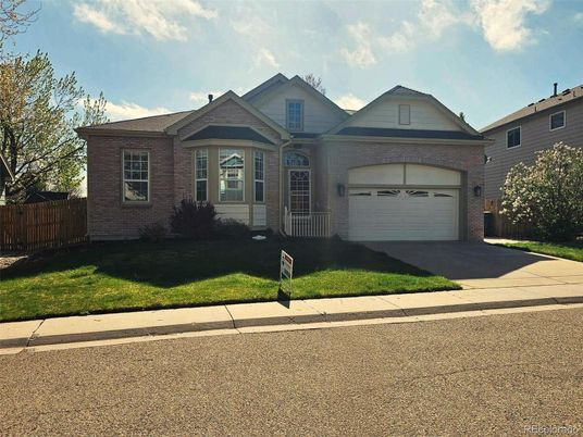 Attached, Exterior, Facade, American Craftsman