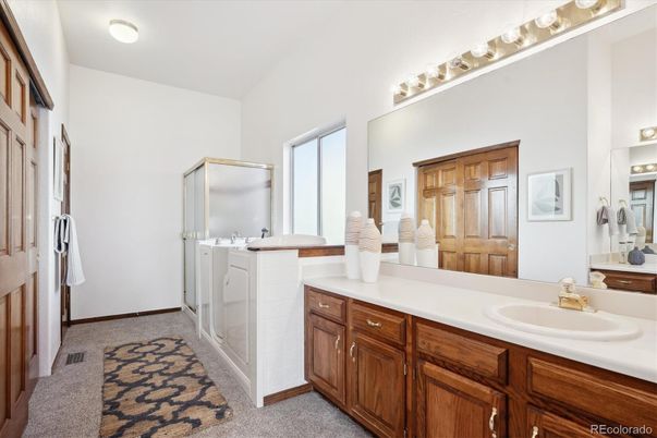 Bathroom, Dual Sink Vanities, Interior