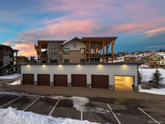 Attached, Exterior, Facade, Modern