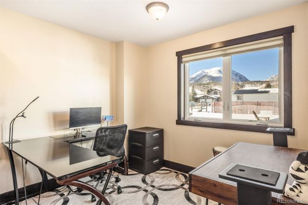Home Office, Interior