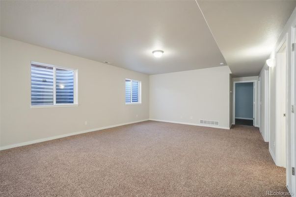 Empty room, Interior