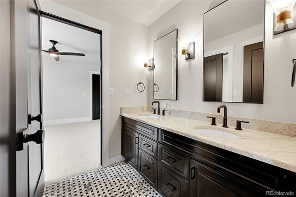 Bathroom, Dual Sink Vanities, Interior