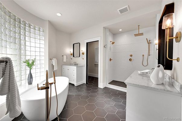 Bathroom, Dual Sink Vanities, Free Standing Baths, Interior, Recessed Lighting