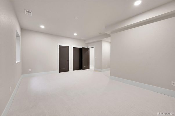 Empty room, Interior, Recessed Lighting