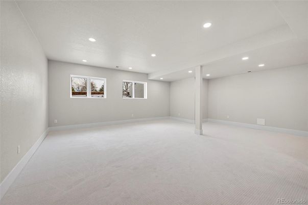 Empty room, Interior, Recessed Lighting