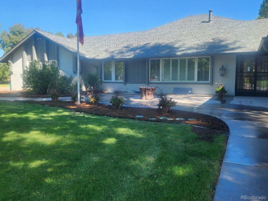 Backyard, Exterior, Facade, Ranch