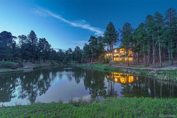 Exterior, Lake