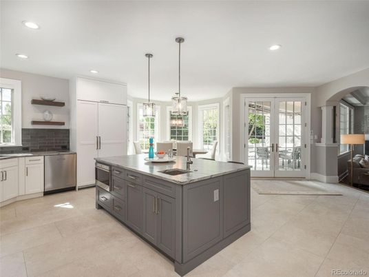 Dining room, Interior, Kitchen, Pendant Lights, Recessed Lighting, Stainless Steel Appliances
