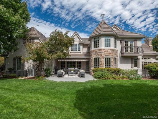Backyard, Exterior, Facade, Queen Anne Victorian