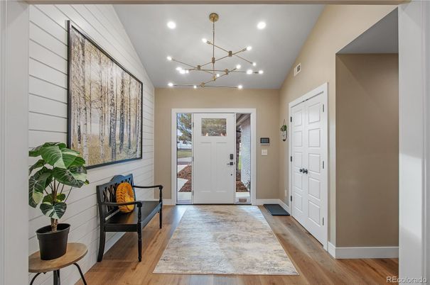 Interior, Pendant Lights, Recessed Lighting, Wood Texture Flooring