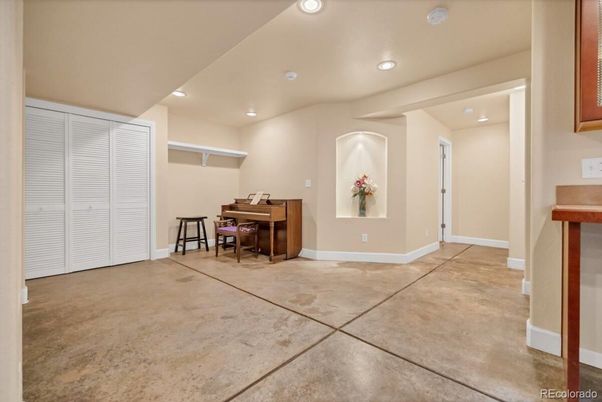 Interior, Piano, Recessed Lighting