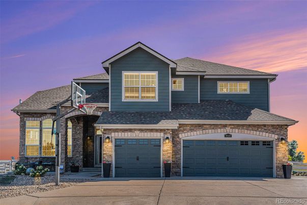 Attached, Exterior, Facade, American Craftsman