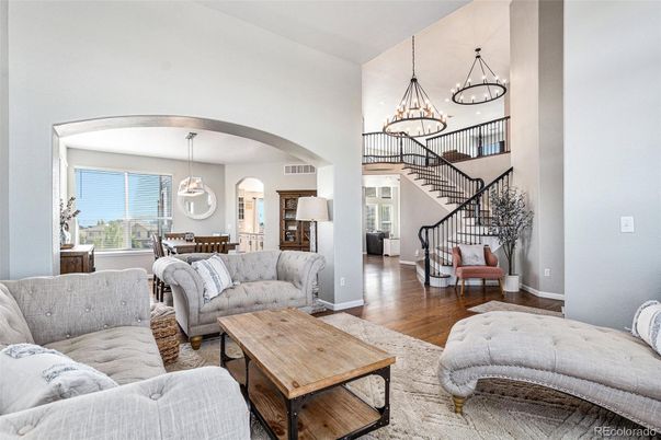 Chandelier, Dining room, Interior, Living room, Pendant Lights, Wood Texture Flooring