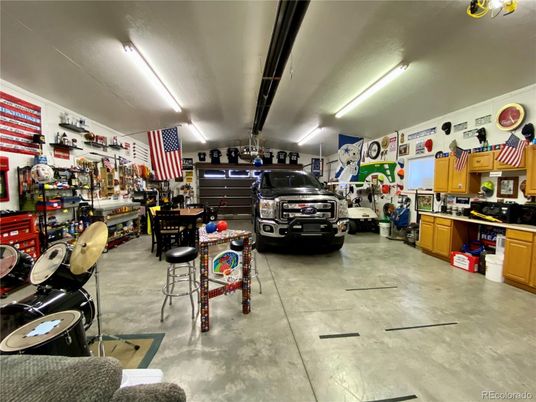 Garage, Interior