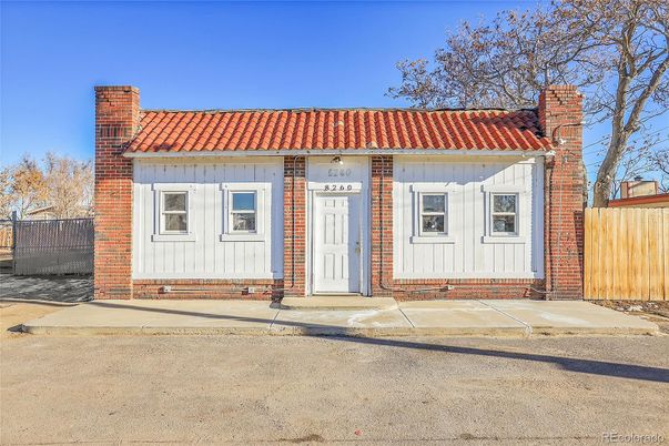 Exterior, Facade, Brick Facade, Cape Cod