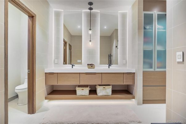 Bathroom, Dual Sink Vanities, Interior, Pendant Lights