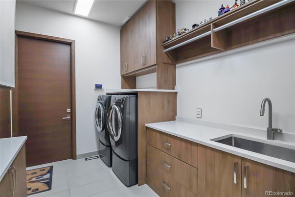 Interior, Washer