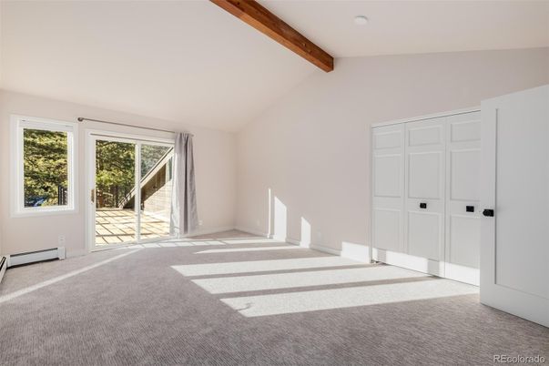 Empty room, Interior, Wooden Beams
