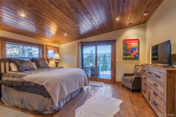Bedroom, Interior, Recessed Lighting, Wooden Ceilings, Wood Texture Flooring