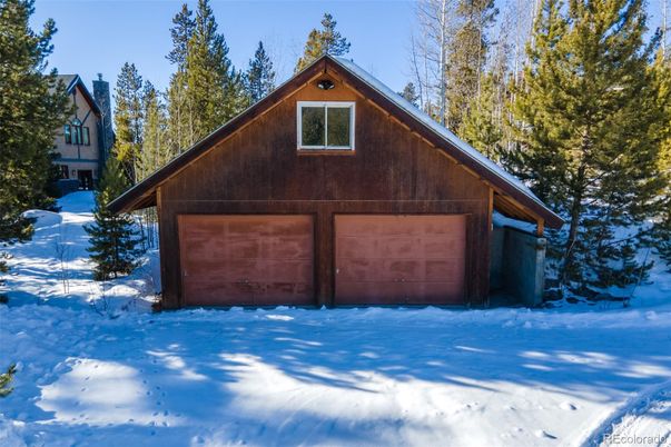 Detached Garage, Exterior