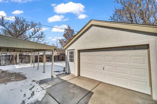 Detached Garage, Exterior