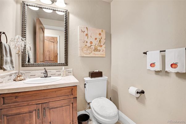 Bathroom, Interior, Tile Countertops