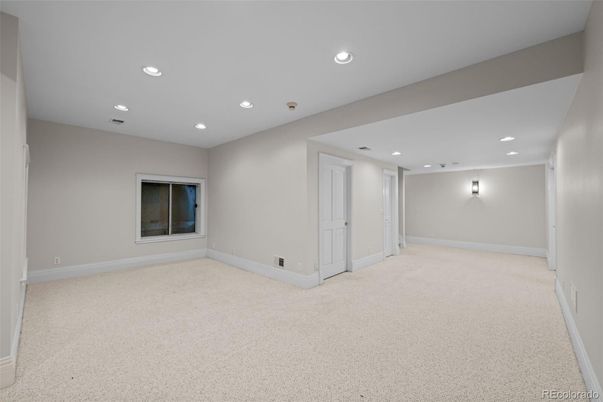 Empty room, Interior, Recessed Lighting