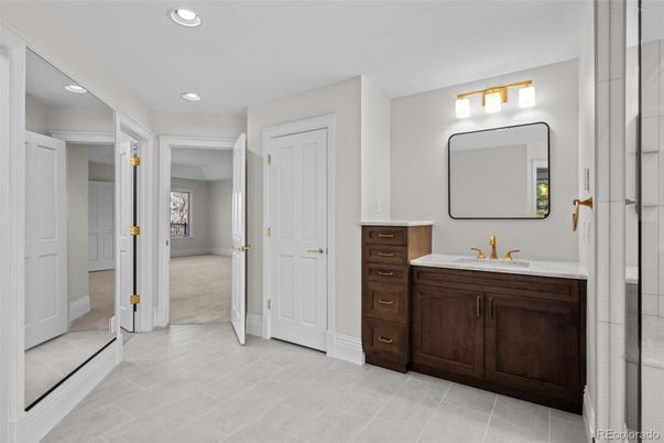 Bathroom, Interior, Recessed Lighting