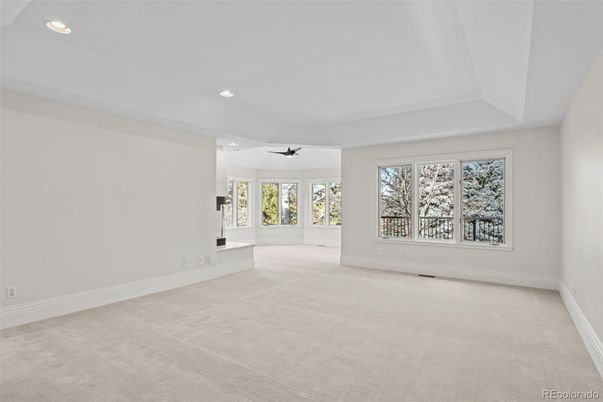Empty room, Interior, Recessed Lighting
