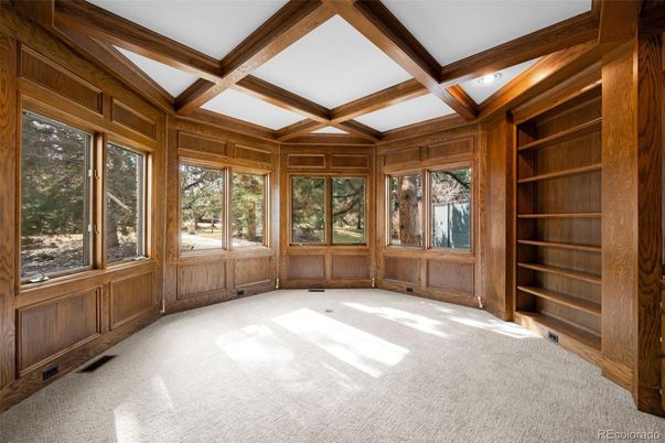 Empty room, Interior, Recessed Lighting, Wooden Beams, Wooden Walls
