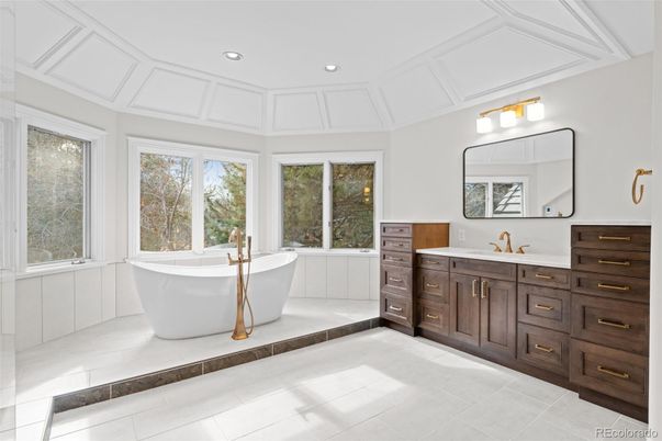 Bathroom, Dual Sink Vanities, Free Standing Baths, Interior, Recessed Lighting