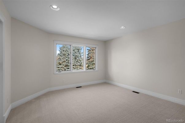 Empty room, Interior, Recessed Lighting