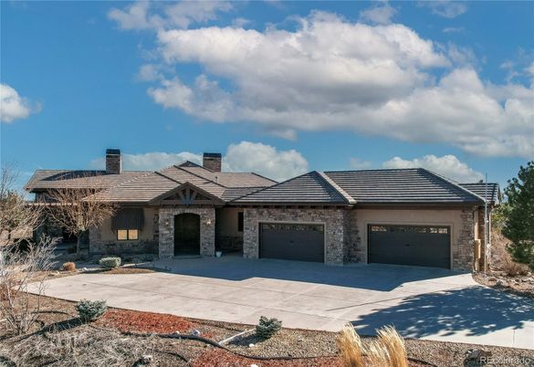 Attached, Exterior, Facade, Ranch
