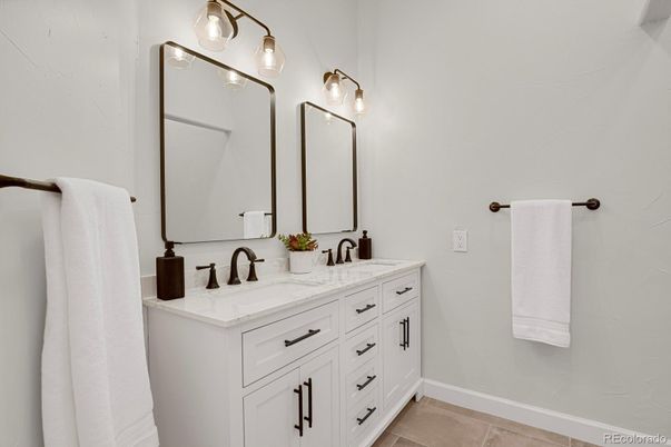 Bathroom, Dual Sink Vanities, Interior
