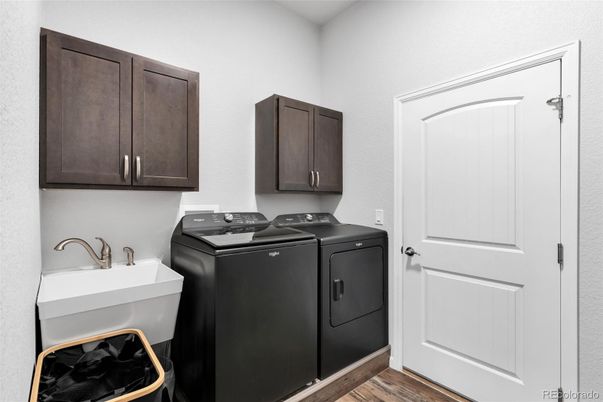 Interior, Washer, Wood Texture Flooring