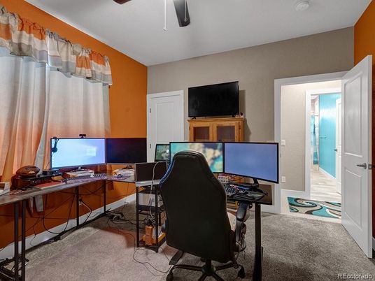 Home Office, Interior
