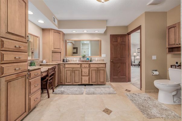 Bathroom, Dual Sink Vanities, Interior, Recessed Lighting