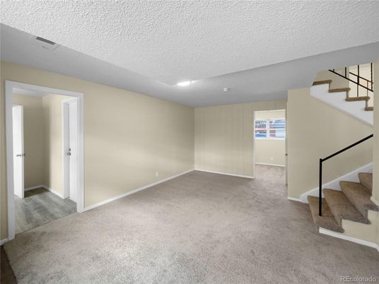 Empty room, Interior, Recessed Lighting