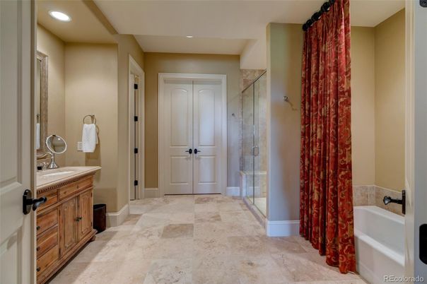 Bathroom, Interior, Recessed Lighting