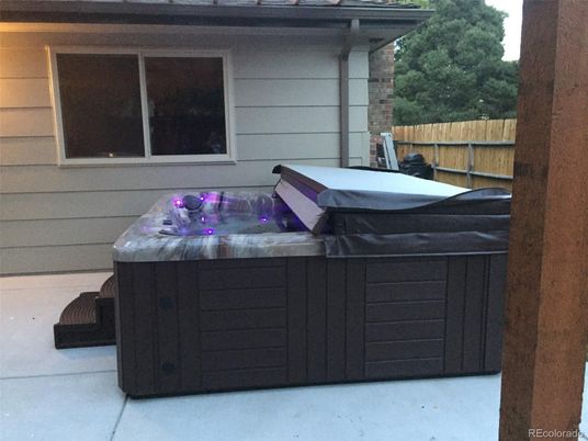 Exterior, Hot Tub