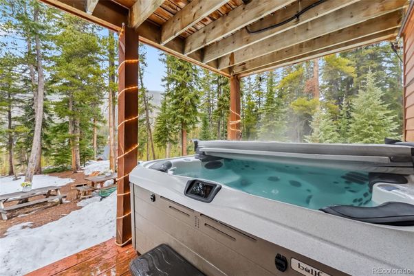 Exterior, Hot Tub