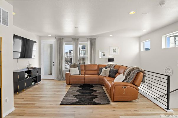 Interior, Living room, Recessed Lighting, Wood Texture Flooring